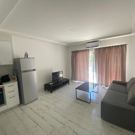 1-Bedroom Duplex 100M By The Sea Limassol Exteriör bild