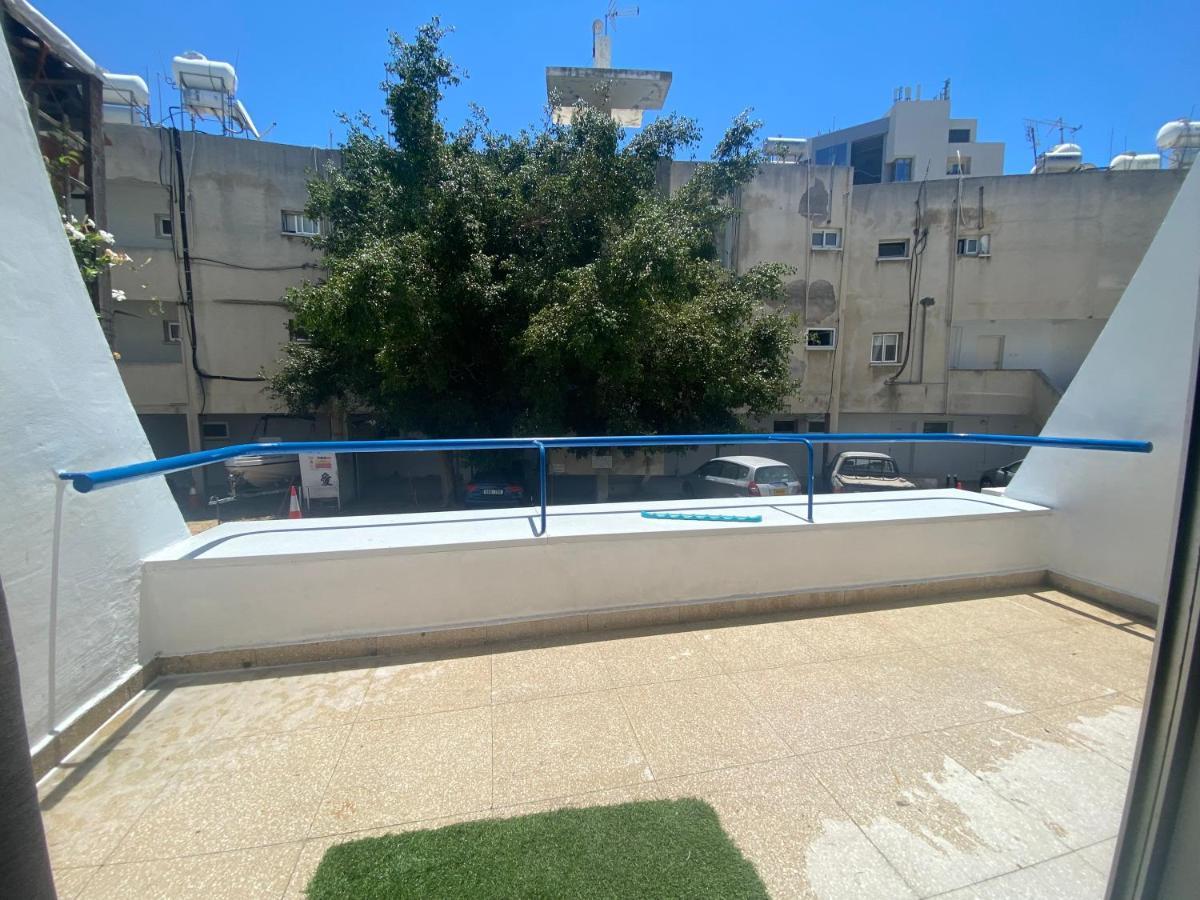 1-Bedroom Duplex 100M By The Sea Limassol Exteriör bild